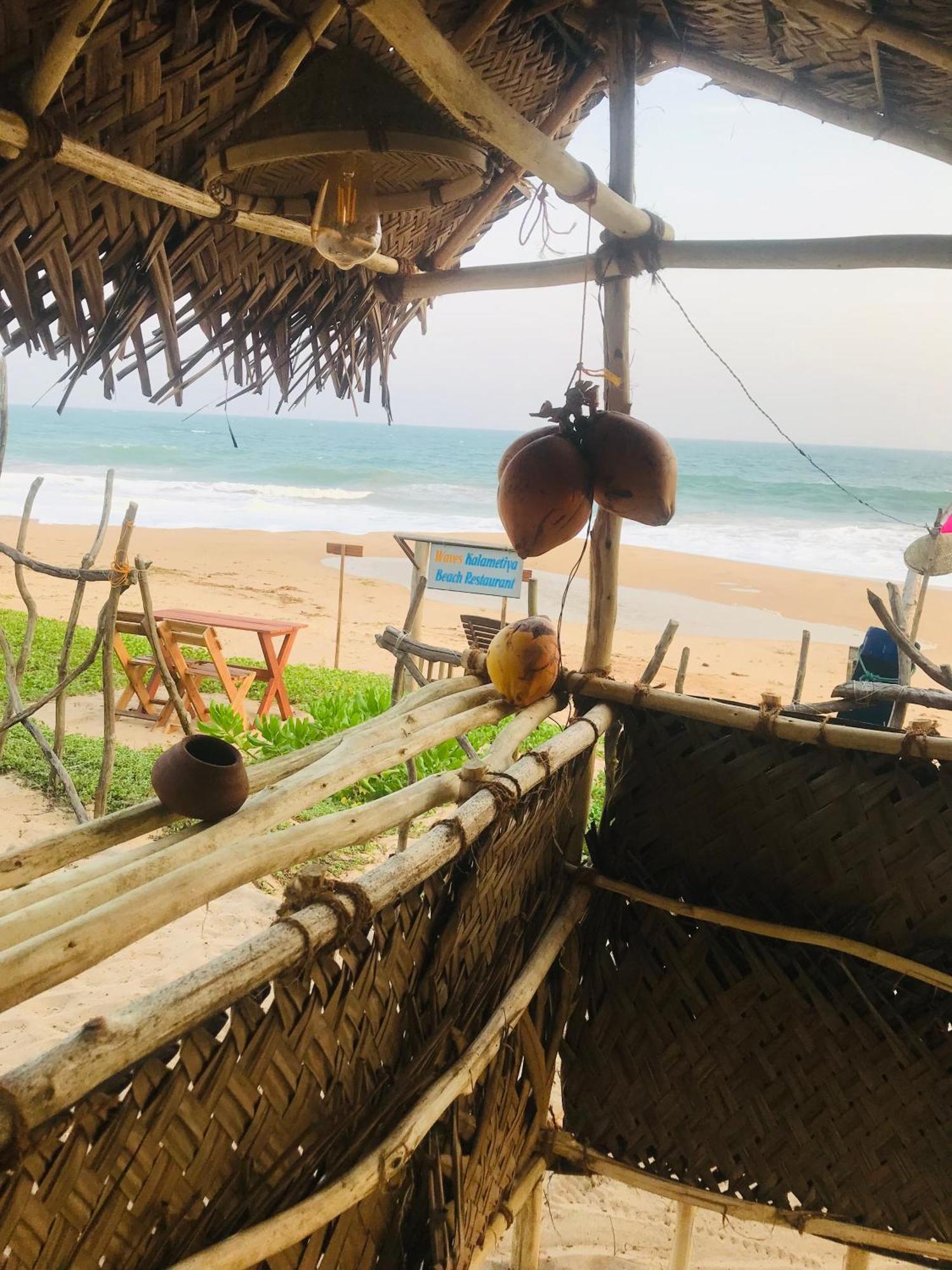 Waves Ranna Cabana And Seafood Ngoại thất bức ảnh