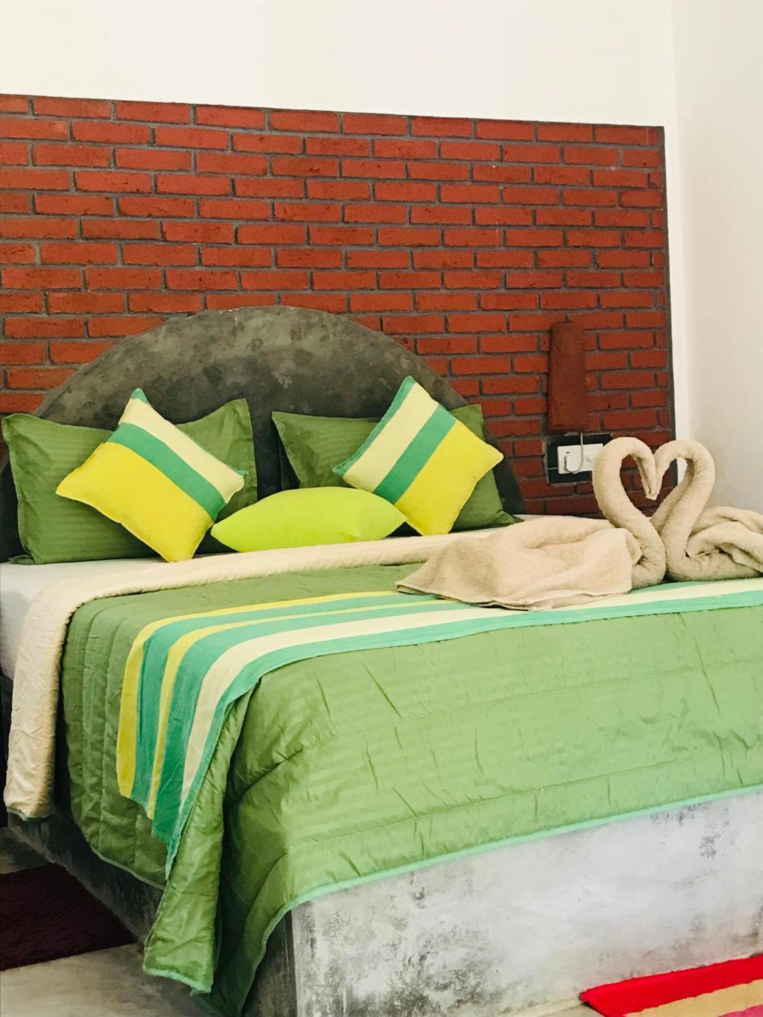 Waves Ranna Cabana And Seafood Ngoại thất bức ảnh