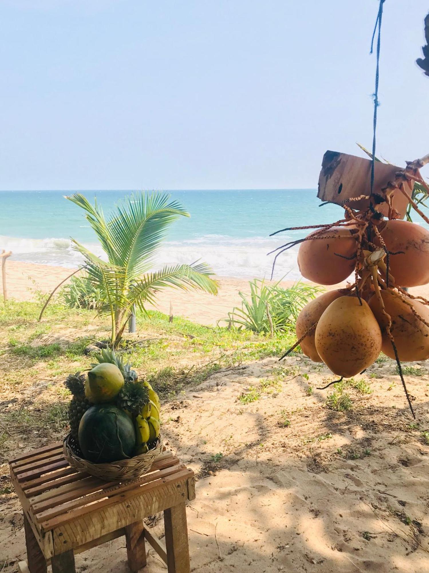Waves Ranna Cabana And Seafood Ngoại thất bức ảnh